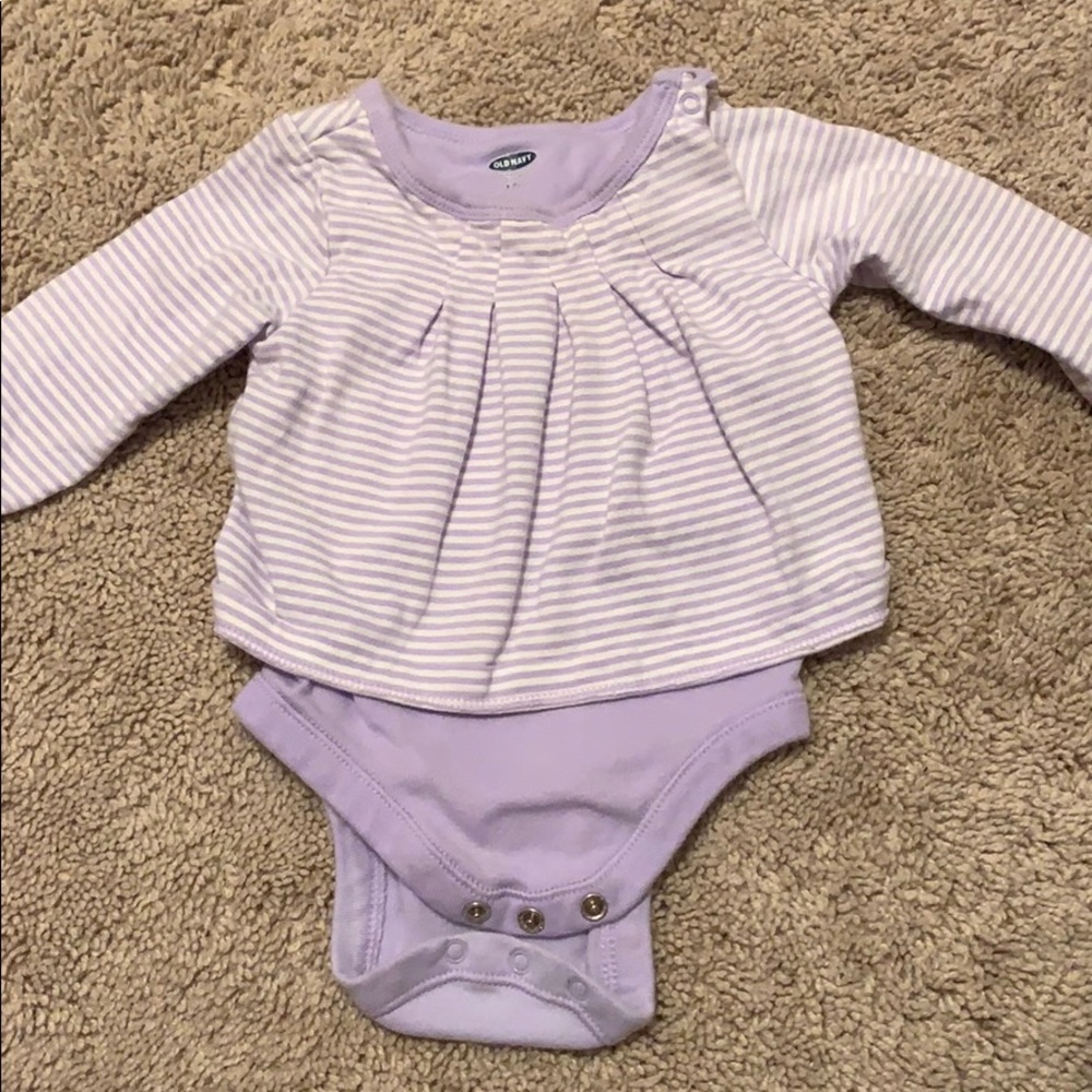 Long sleeve onesie 4 for 10